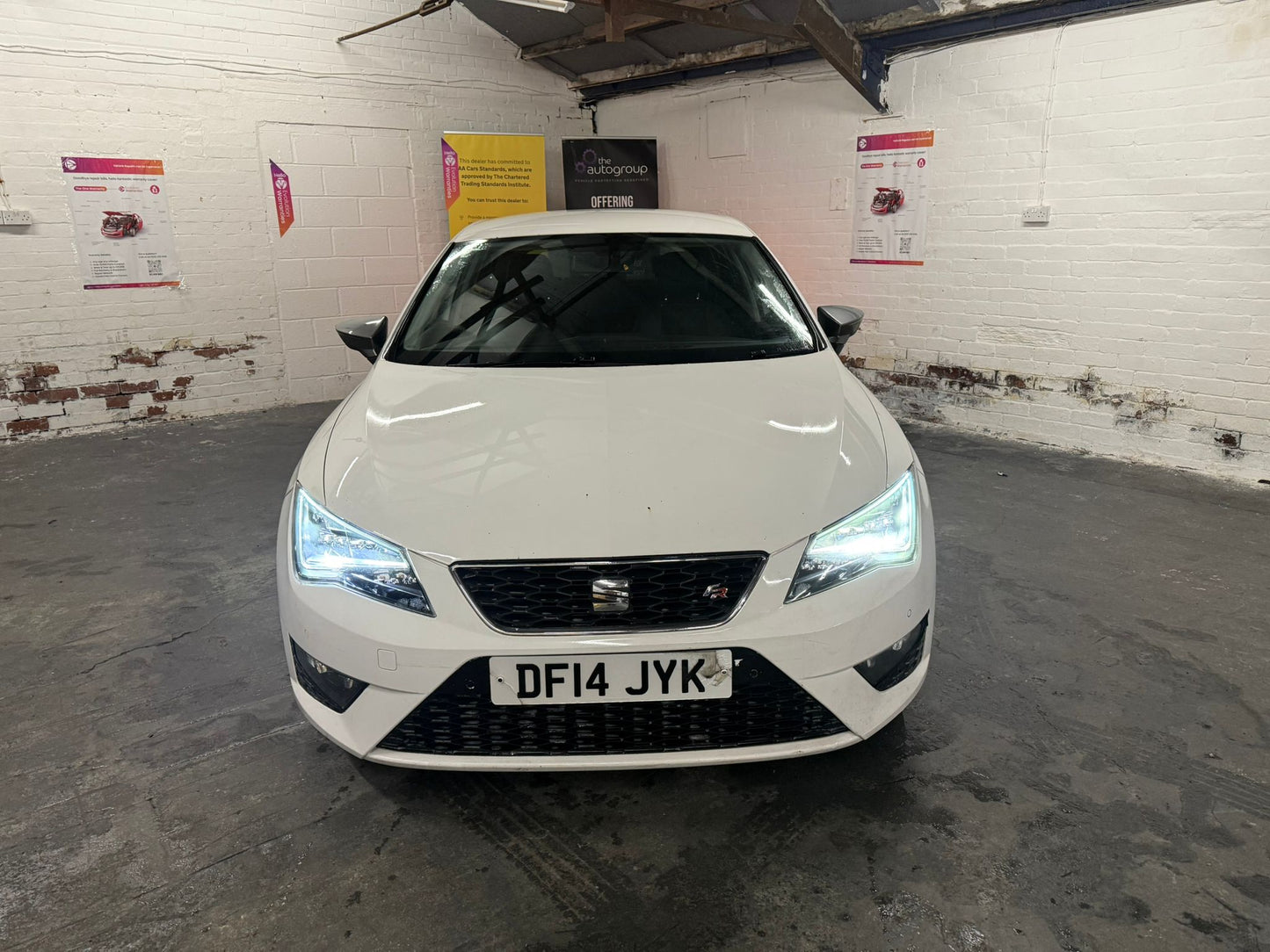 2014 SEAT Leon FR Technology 2.0 TDI 150  White – £2,995