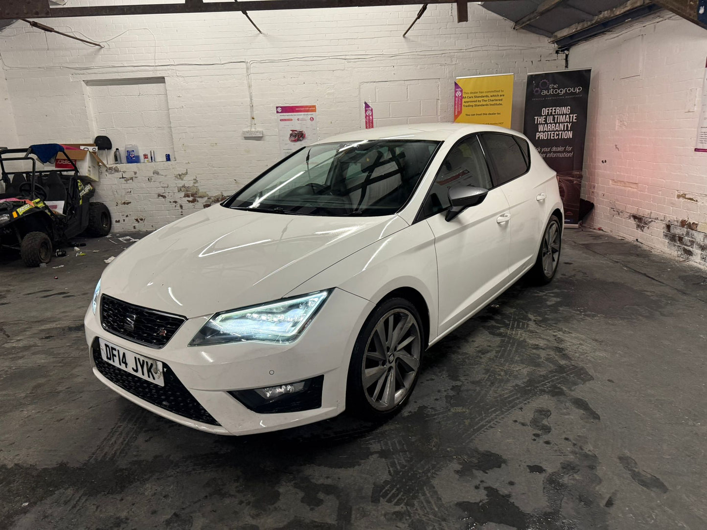 2014 SEAT Leon FR Technology 2.0 TDI 150  White – £2,995