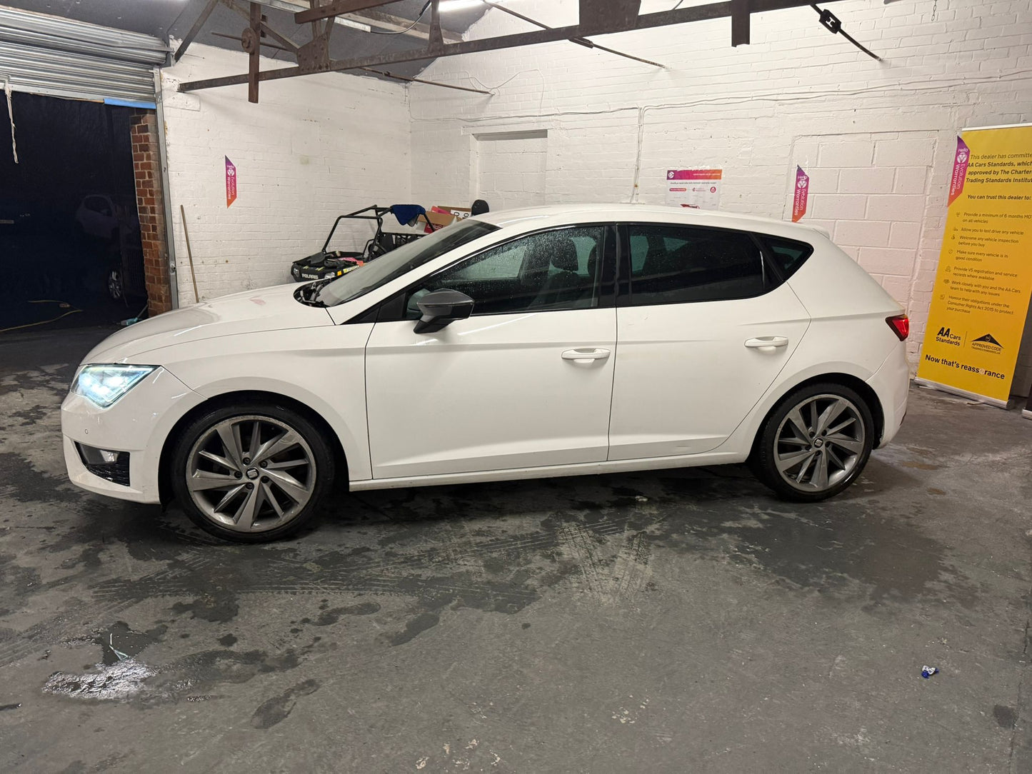 2014 SEAT Leon FR Technology 2.0 TDI 150  White – £2,995