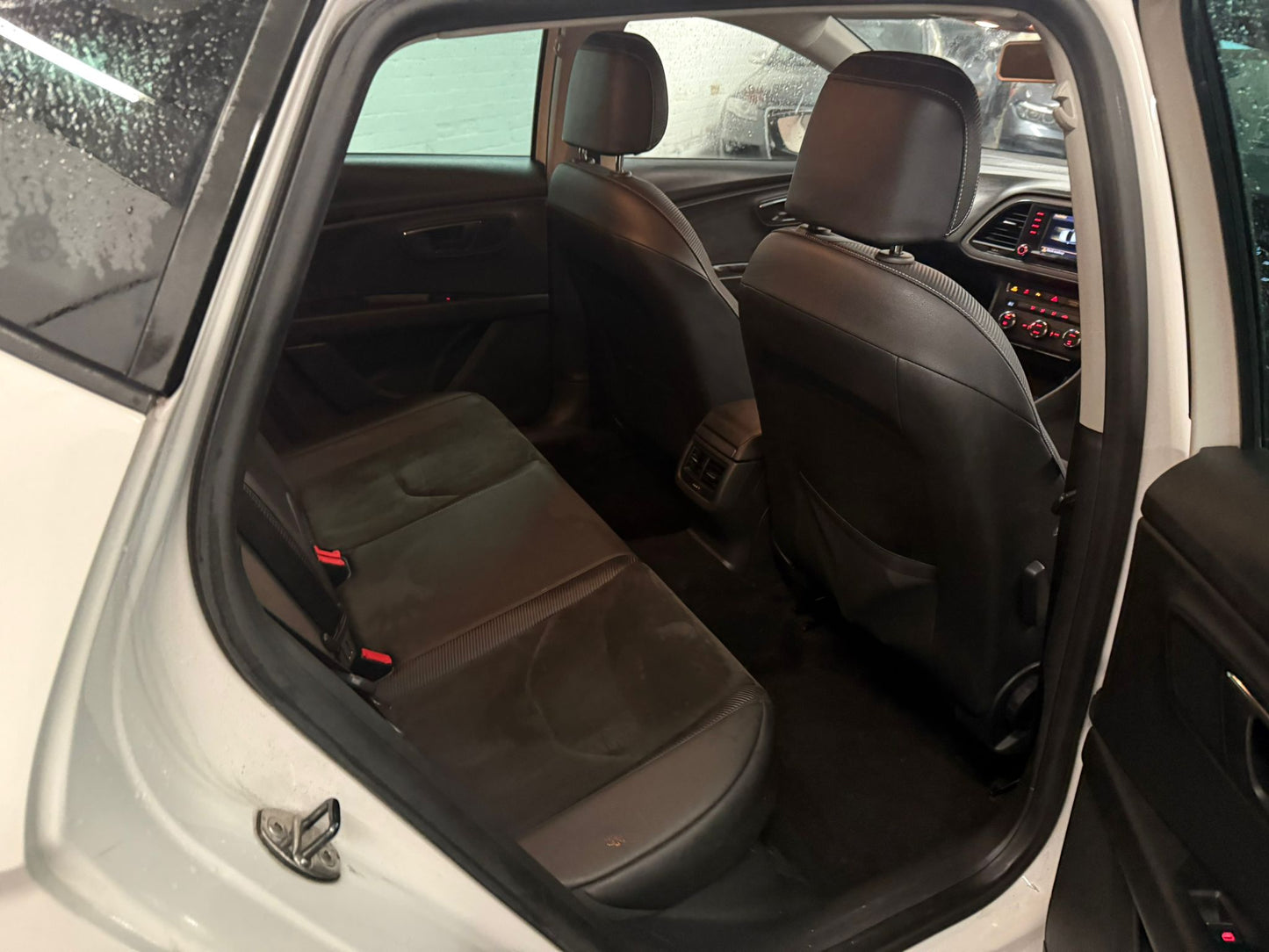 2014 SEAT Leon FR Technology 2.0 TDI 150  White – £2,995